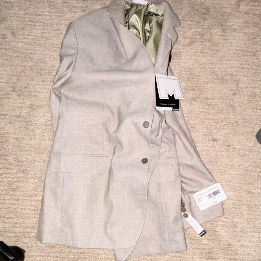 NEVER WORN WITH TAGS Beige/Tan Michael Strahan Suit Jacket. ($200 VALUE)